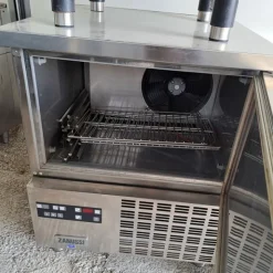 1#8391 Abbattitore Zanussi 5 teglie