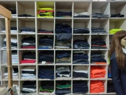 6#8597 Abbigliamento