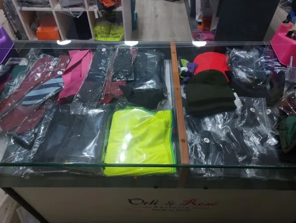 6#8597 Abbigliamento