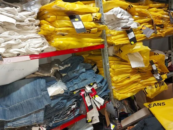 2#7660 Abbigliamento