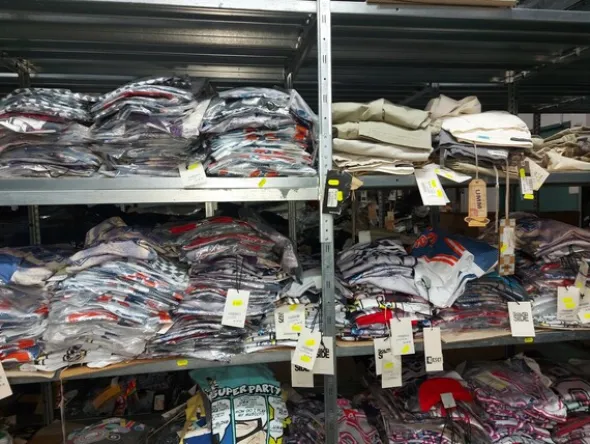 2#7660 Abbigliamento
