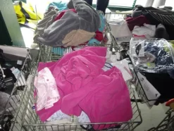 5#5425 Abbigliamento e arredi da negozio