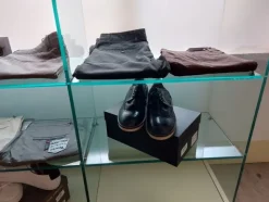 1#8466 Abbigliamento e calzature