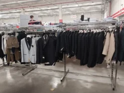 10#8450 Abbigliamento uomo donna bambino