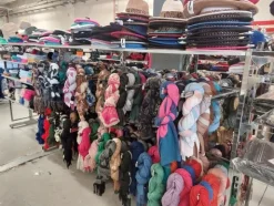 10#8450 Abbigliamento uomo donna bambino