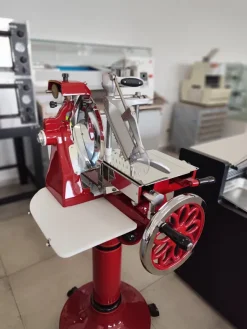 AFFETTATRICE A VOLANO SERIE LUSSO LAMA DA 300