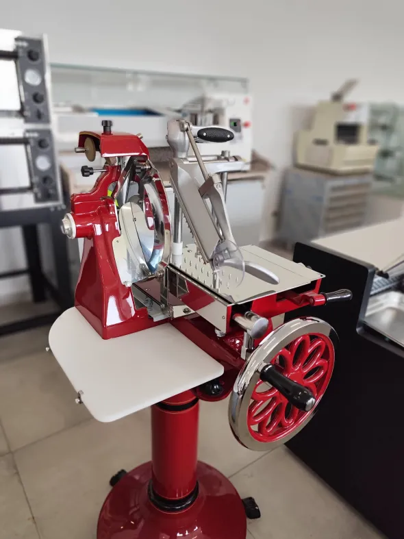 AFFETTATRICE A VOLANO SERIE LUSSO LAMA DA 300