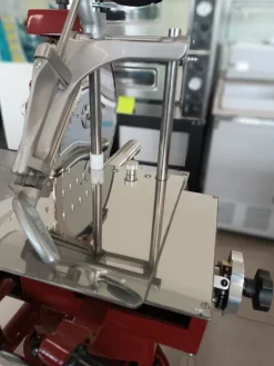 AFFETTATRICE A VOLANO SERIE LUSSO LAMA DA 300
