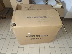 8#8242 Affettatrici Swedlinghaus e frigo