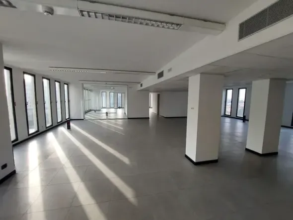 #2537636 Affittasi ufficio di circa mq.300 – metratura disponibile su vari piani