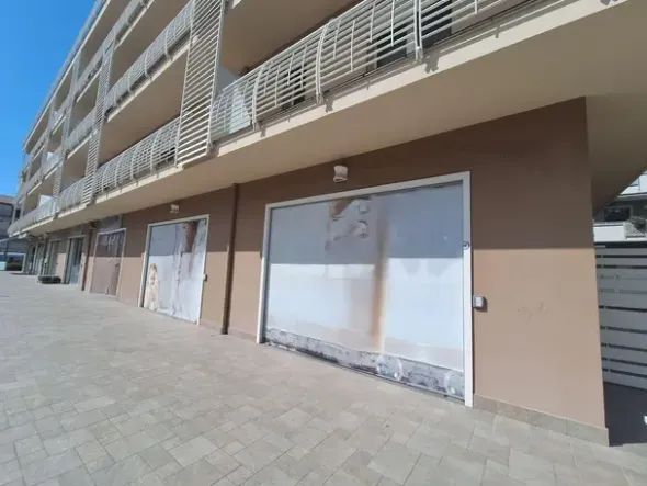 #24679 AFFITTO - locale commerciale a Marigliano