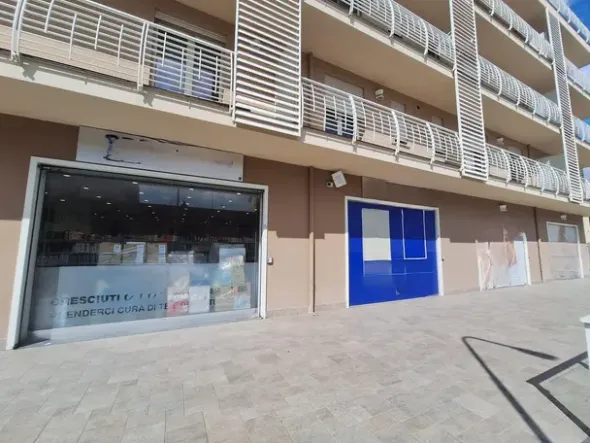 #24679 AFFITTO - locale commerciale a Marigliano