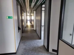 #12822 Affitto/Vendita Ampio ufficio con autorimessa in edificio commerciale