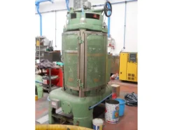 Aggraffatrice automatica per lattine e barattoli