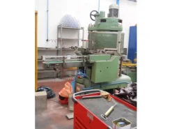 Aggraffatrice automatica per lattine e barattoli