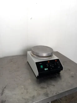AGITATORE MAGNETICO RISCALDANTE – FALC F70 (PIA-6)