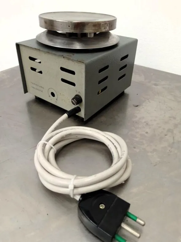 AGITATORE MAGNETICO RISCALDANTE – VALENTINI (AGI-3)