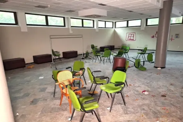 #2639877 Albergo arredato e corte esclusiva (part 614)
