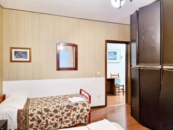 #23026 Albergo con Bar-Ristorante e due appartamenti