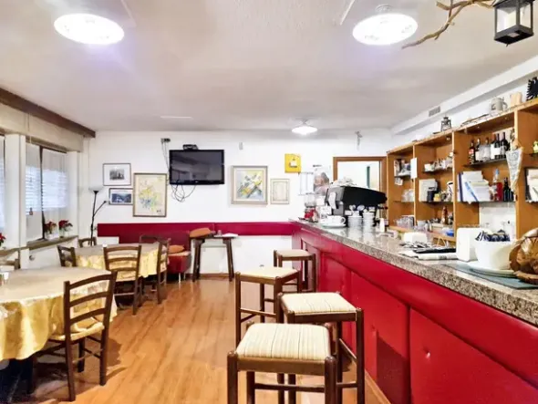#23026 Albergo con Bar-Ristorante e due appartamenti