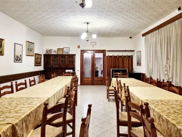 #23026 Albergo con Bar-Ristorante e due appartamenti