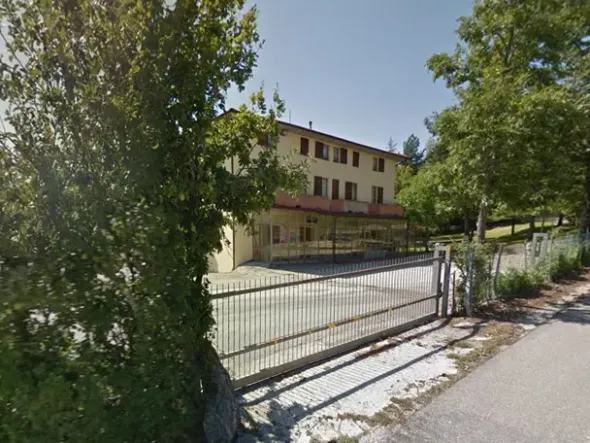 #12007 Albergo con bar-ristorante e terreni annessi