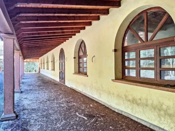 #25729 Albergo da riqualificare