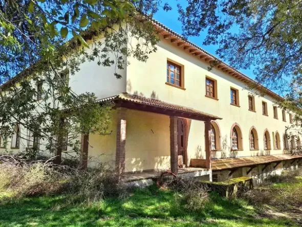 #25729 Albergo da riqualificare