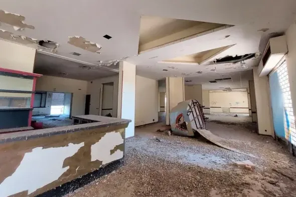 #14914 Albergo da ristrutturare e terreno sportivo