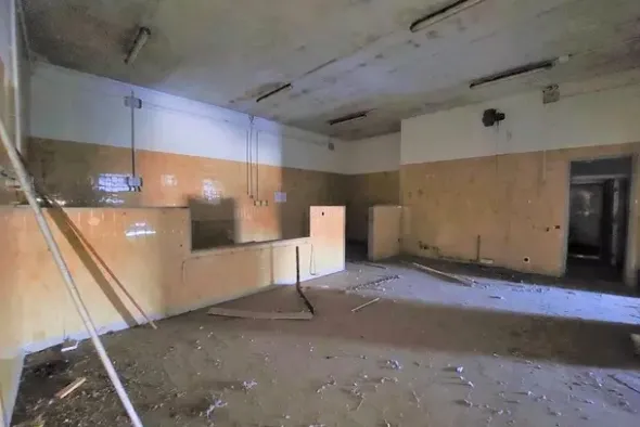 #14914 Albergo da ristrutturare e terreno sportivo
