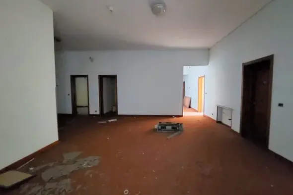 #14914 Albergo da ristrutturare e terreno sportivo
