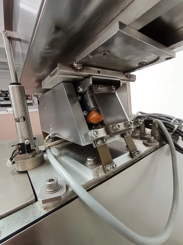 ALIMENTATORE VIBRANTE CON ELEVATORE (COD. PH-PR-ALI-97)