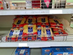 1#8432 Alimenti vari e articoli cucina