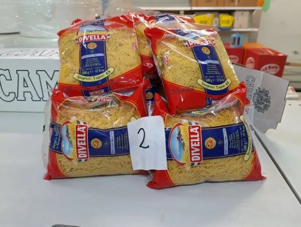 1#8432 Alimenti vari e articoli cucina
