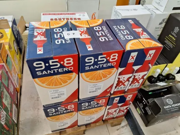 1#8432 Alimenti vari e articoli cucina