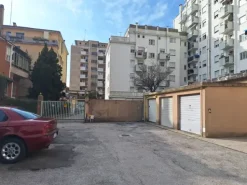 #2638499 Ampio ufficio con cantina e box auto