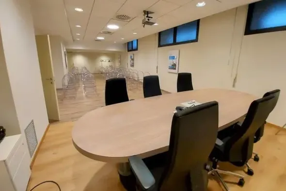 #15888 Ampio ufficio e pertinenze in centro storico