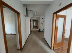 #2638352 Ampio ufficio in edificio residenziale