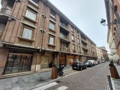 #2638352 Ampio ufficio in edificio residenziale