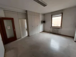 #2638352 Ampio ufficio in edificio residenziale
