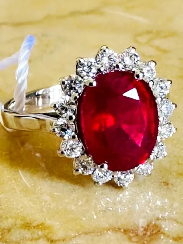 ANELLO IN ORO BIANCO 18k RUBINO E DIAMANTI TOT. CT 4.72