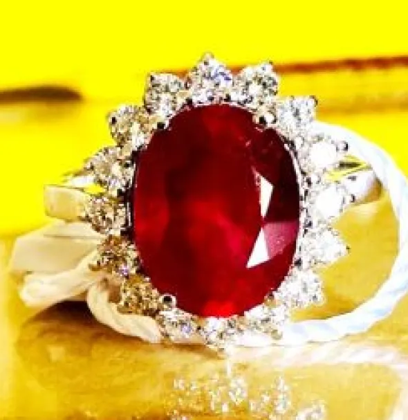 ANELLO IN ORO BIANCO 18k RUBINO E DIAMANTI TOT. CT 4.72