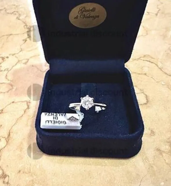 34#8694 Anello solitario 6 punte