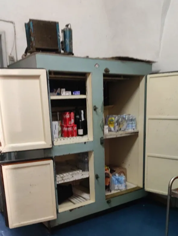 ANTICA CELLA FRIGO IN LEGNO VINTAGE