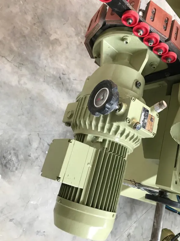 AP778 - 1044 - Levigatrice tecnolegno TG