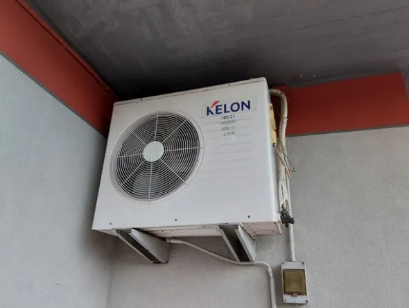 2#7637 Apparecchi di sicurezza e climatizzatore