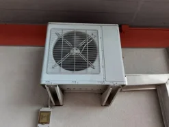 2#7637 Apparecchi di sicurezza e climatizzatore