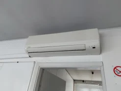 2#7637 Apparecchi di sicurezza e climatizzatore