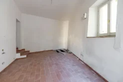 #19779 Appartamento in centro storico, attualmente ufficio con possibilità di cambio d’uso in residenziale