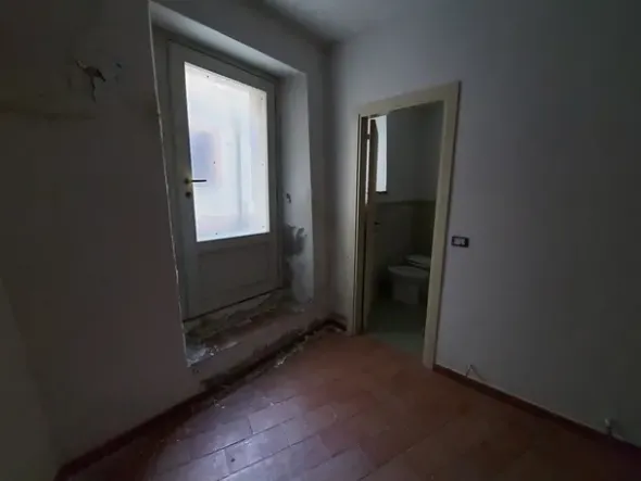 #19779 Appartamento in centro storico, attualmente ufficio con possibilità di cambio d’uso in residenziale